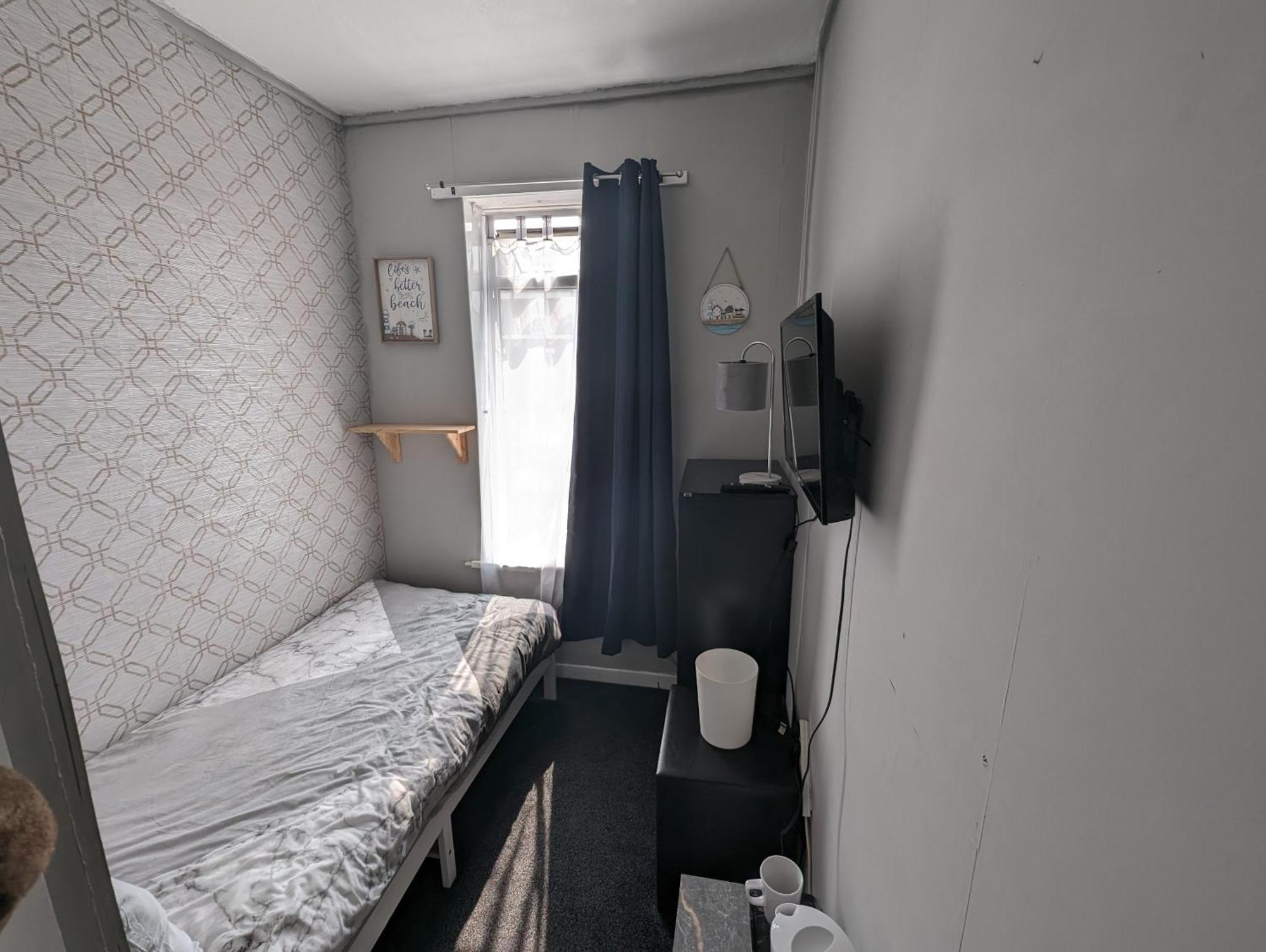 Wonky Towers Bed & Breakfast Blackpool Bagian luar foto