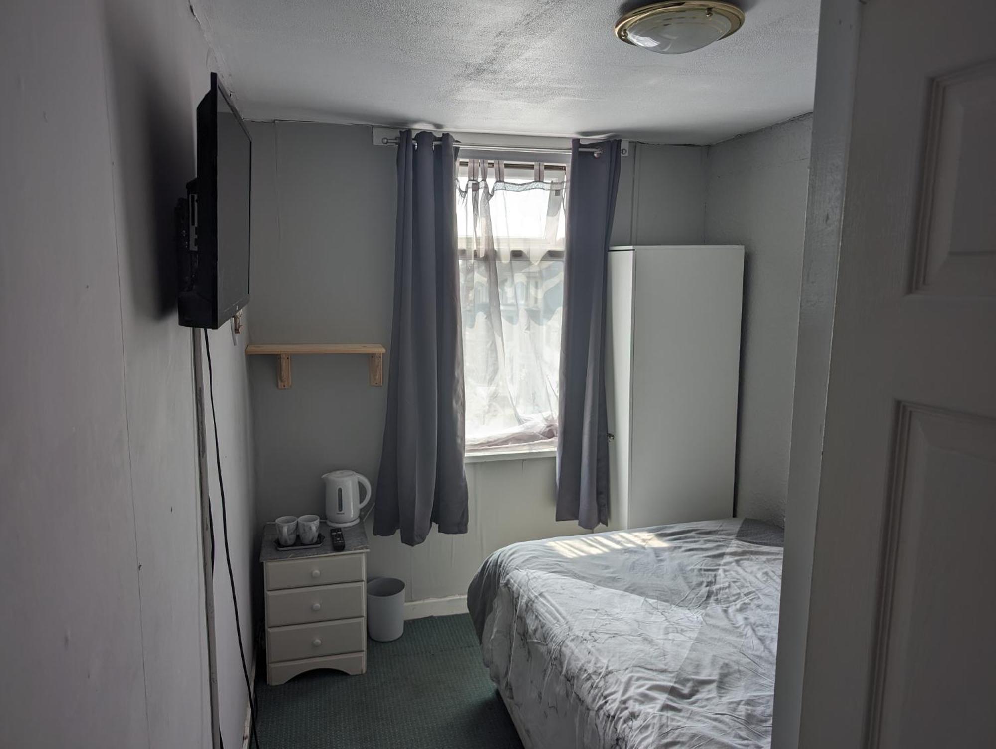 Wonky Towers Bed & Breakfast Blackpool Bagian luar foto