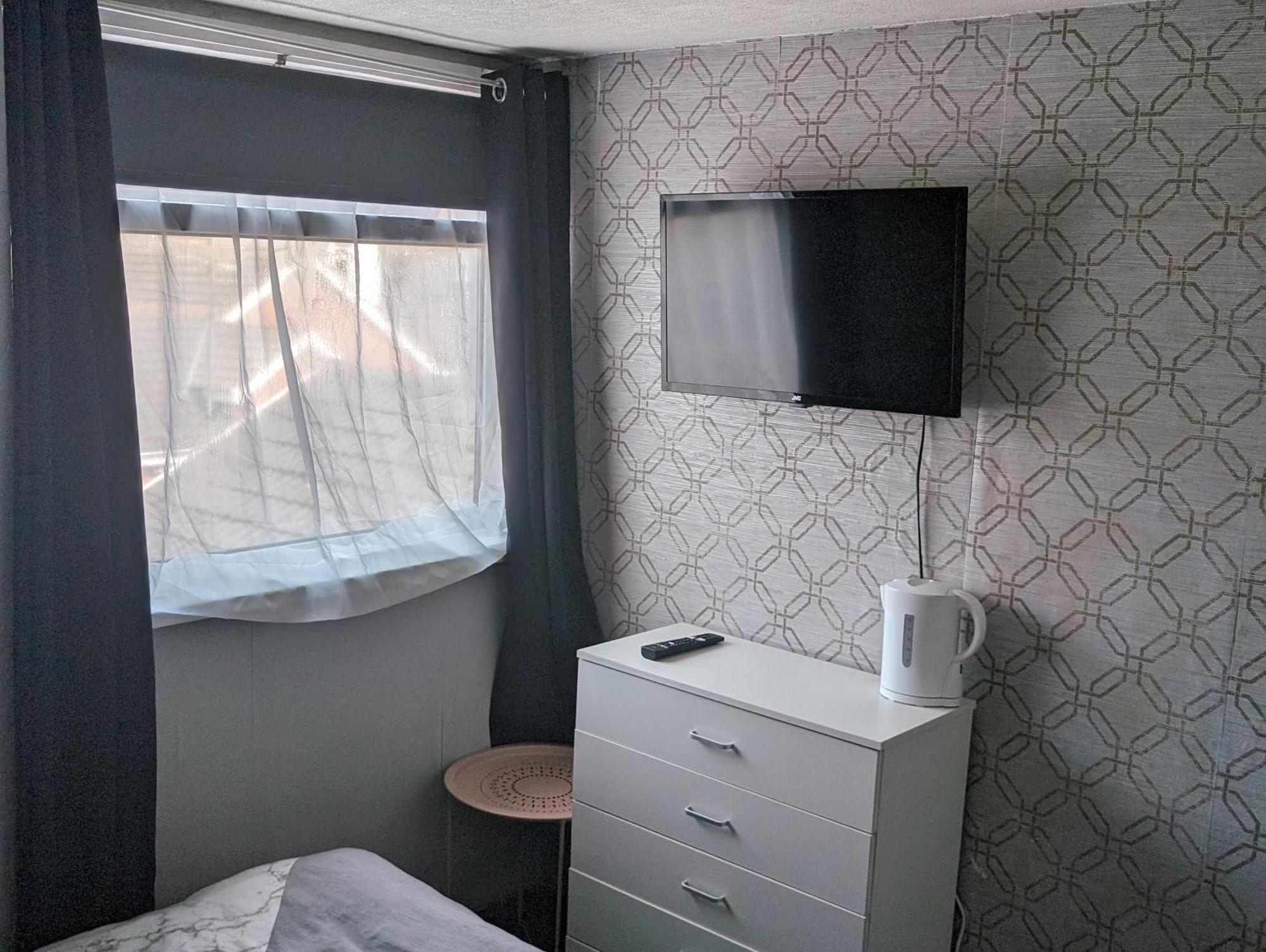 Wonky Towers Bed & Breakfast Blackpool Bagian luar foto