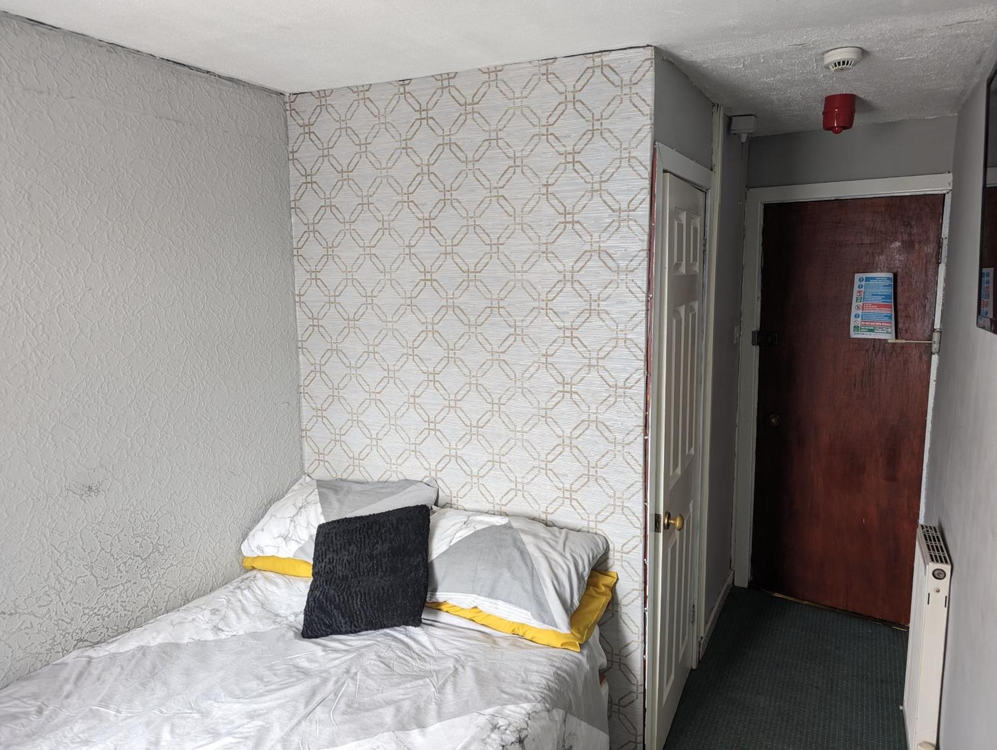 Wonky Towers Bed & Breakfast Blackpool Bagian luar foto